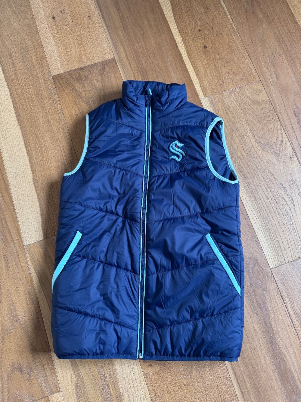 Seattle Kraken NHL Puffer Vest Unisex XS, Season Ticket Member 2024-25